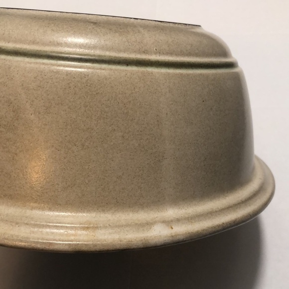 Haeger vintage pottery mixing bowl #8231 made in the USA with 2 green designs - Picture 6 of 9